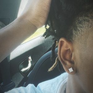 Meet your Posher, Titus